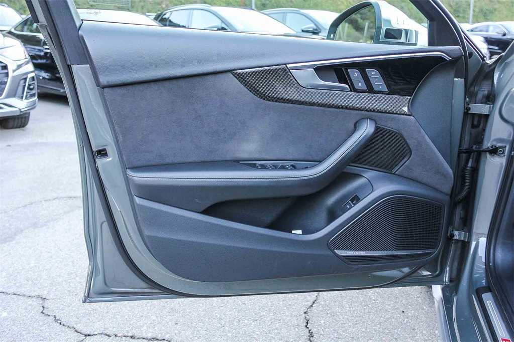 Thumbnail: 2023 Audi S4 - 21