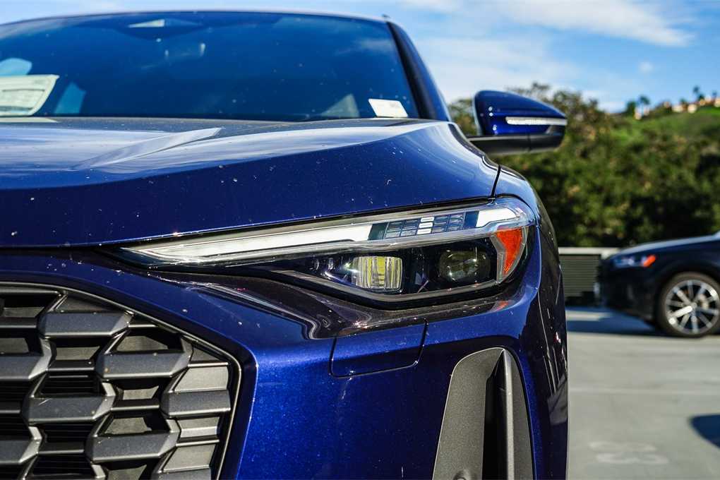 Thumbnail: 2025 Audi Q5 - 7