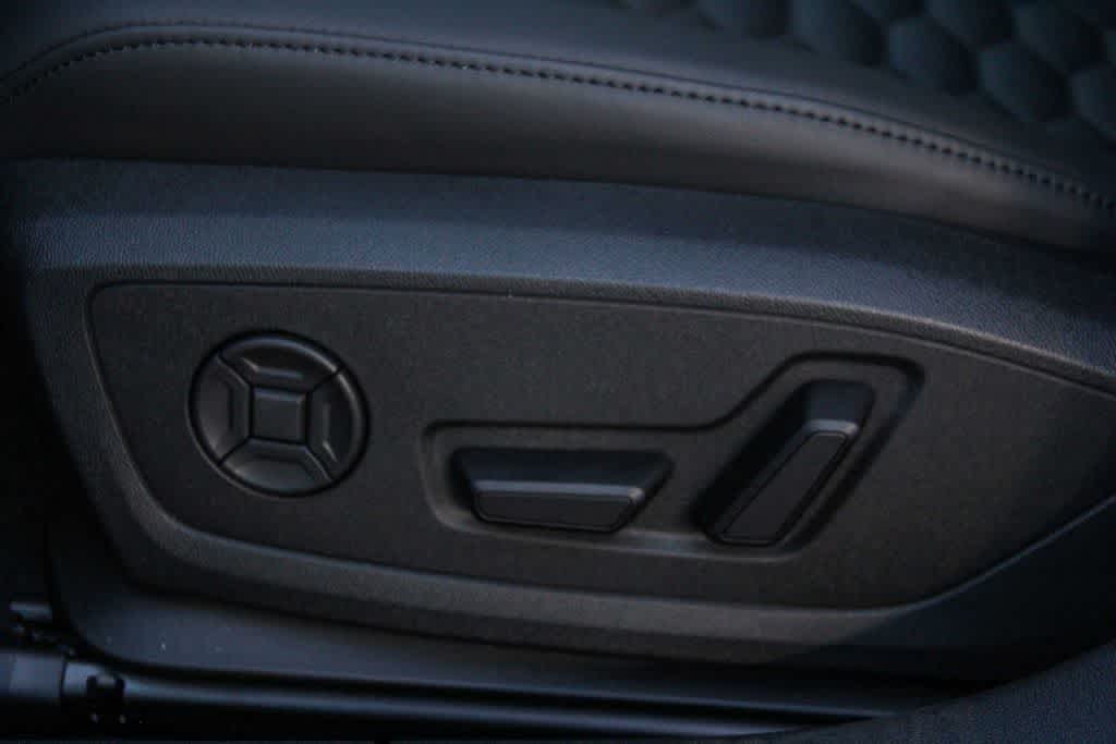 Thumbnail: 2026 Audi RS 3 - 21