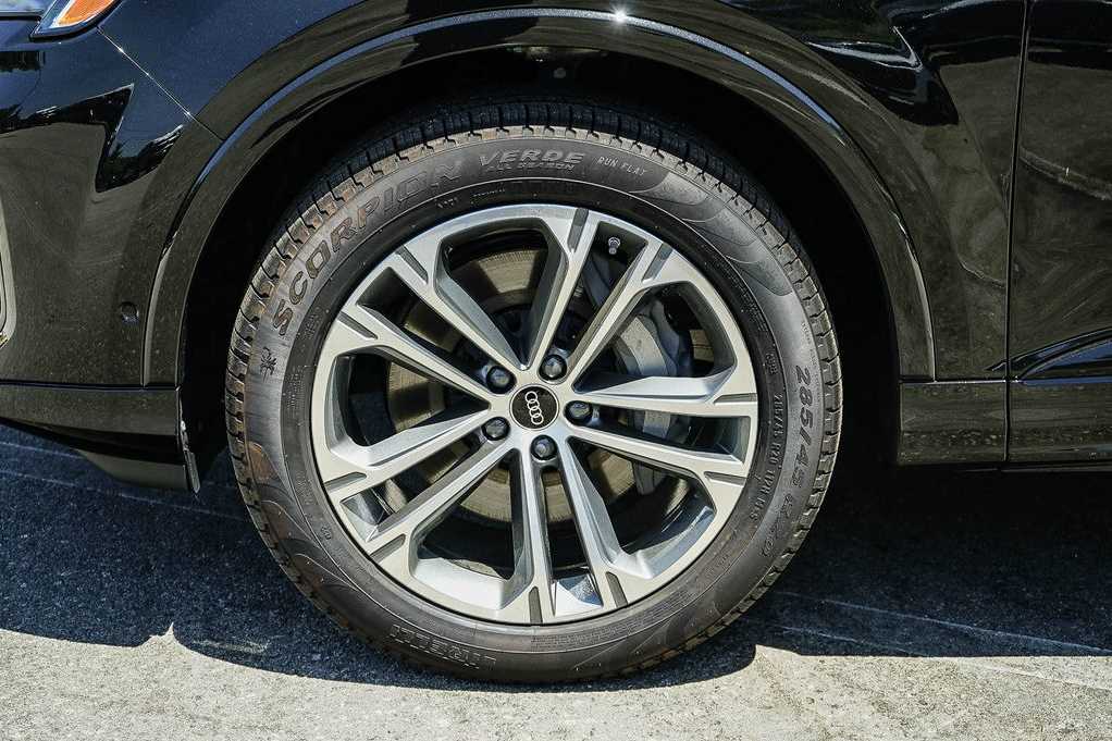 Thumbnail: 2026 Audi Q7 - 9