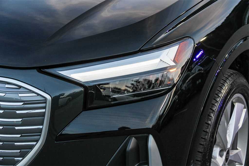 Thumbnail: 2023 Audi Q4 e-tron - 7