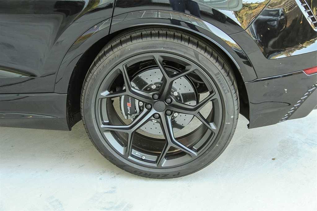 Thumbnail: 2026 Audi RS Q8 - 10