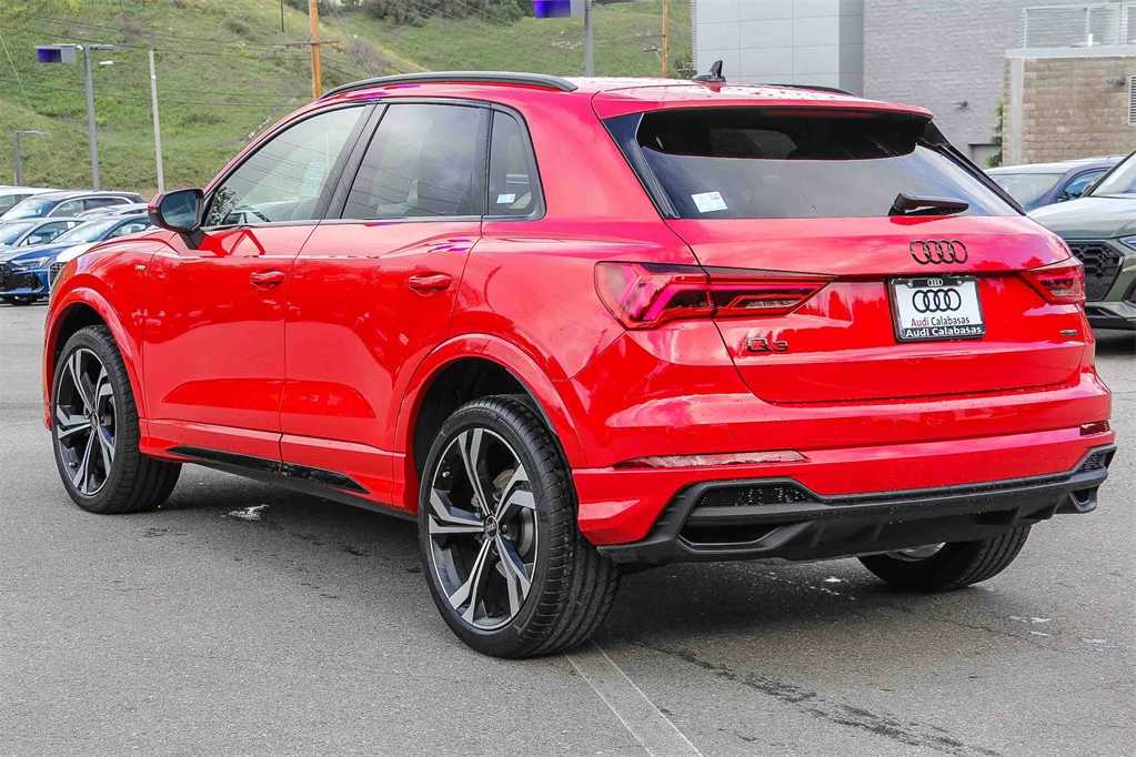 Thumbnail: 2023 Audi Q3 - 2