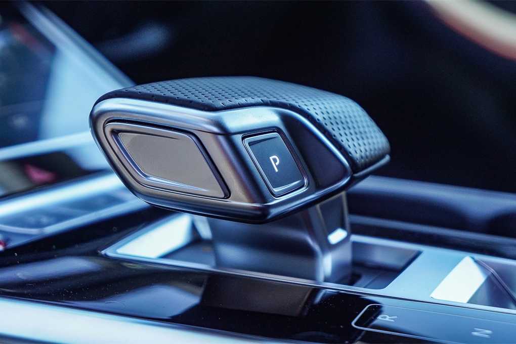 Thumbnail: 2024 Audi RS Q8 - 23
