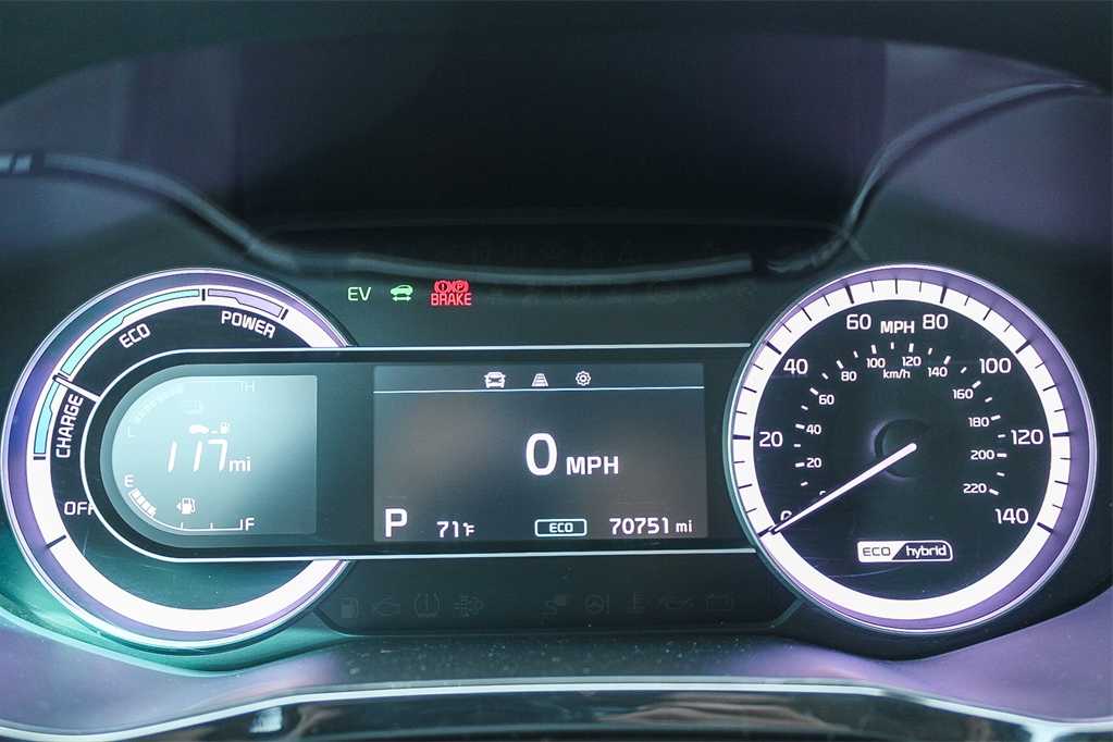 Thumbnail: 2022 Kia Niro - 25