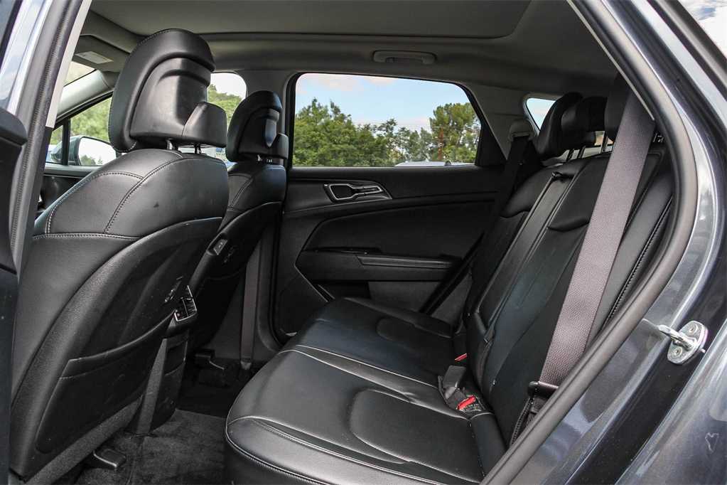 Thumbnail: 2023 Kia Sportage - 17