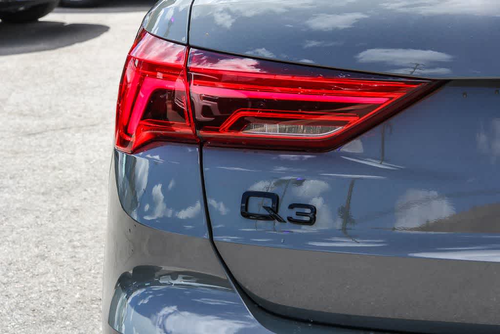 Thumbnail: 2025 Audi Q3 - 11