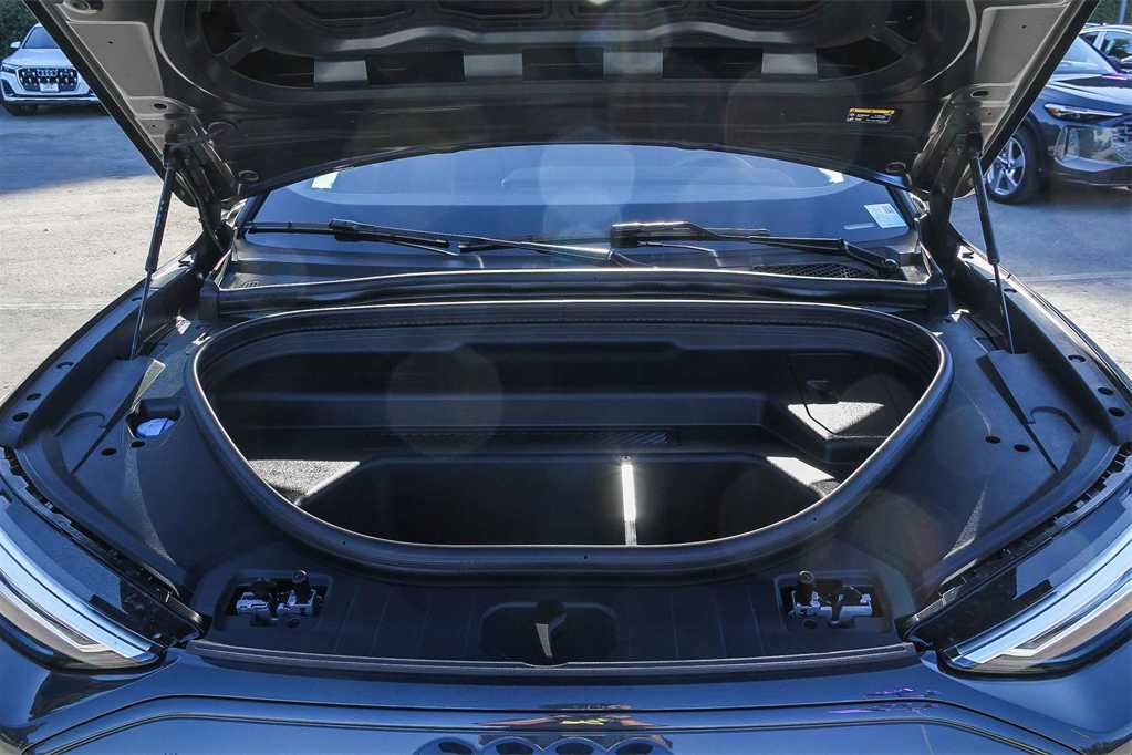 Thumbnail: 2025 Audi Q6 e-tron - 27