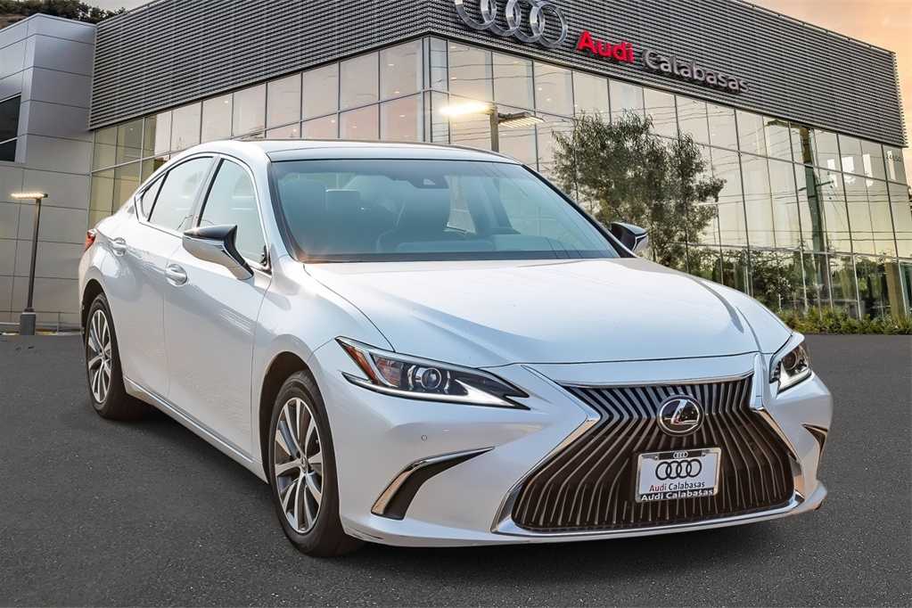 Thumbnail: 2019 Lexus ES - 3