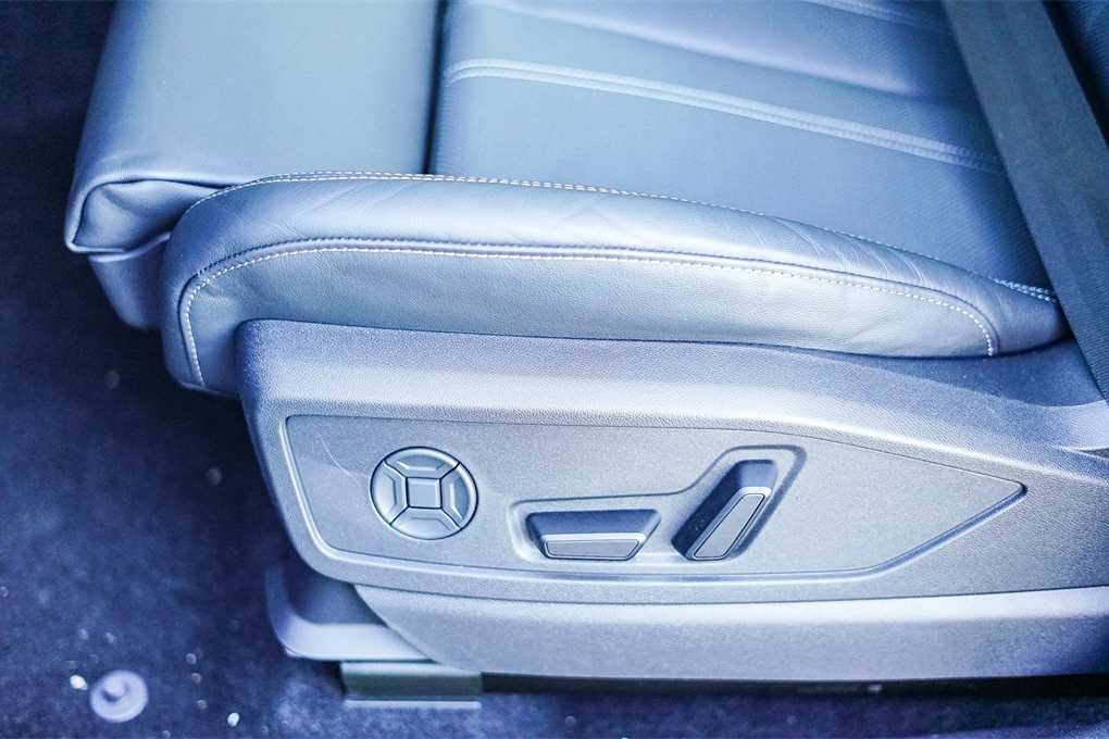 Thumbnail: 2025 Audi Q5 - 21