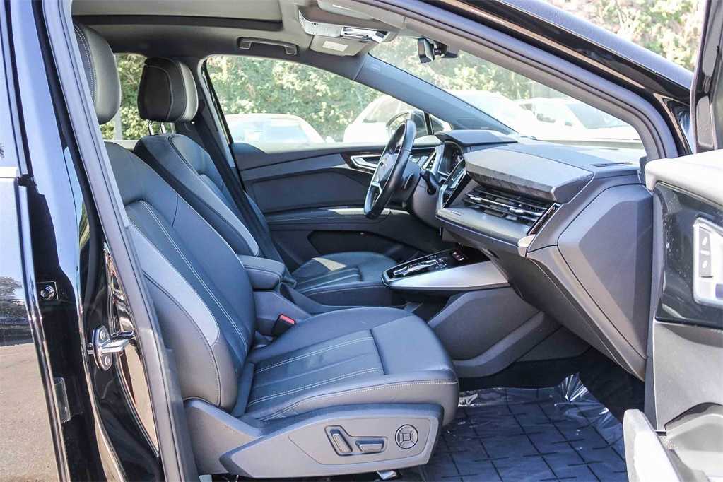 Thumbnail: 2023 Audi Q4 e-tron - 14