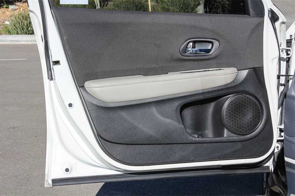 Thumbnail: 2022 Honda HR-V - 21