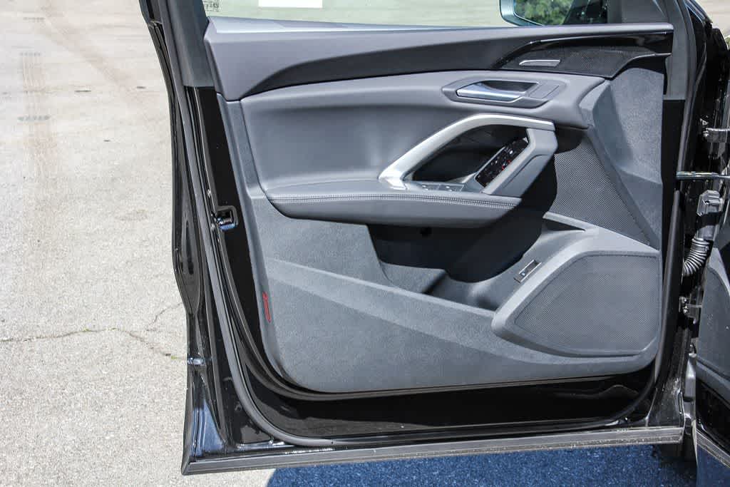 Thumbnail: 2025 Audi Q5 - 22