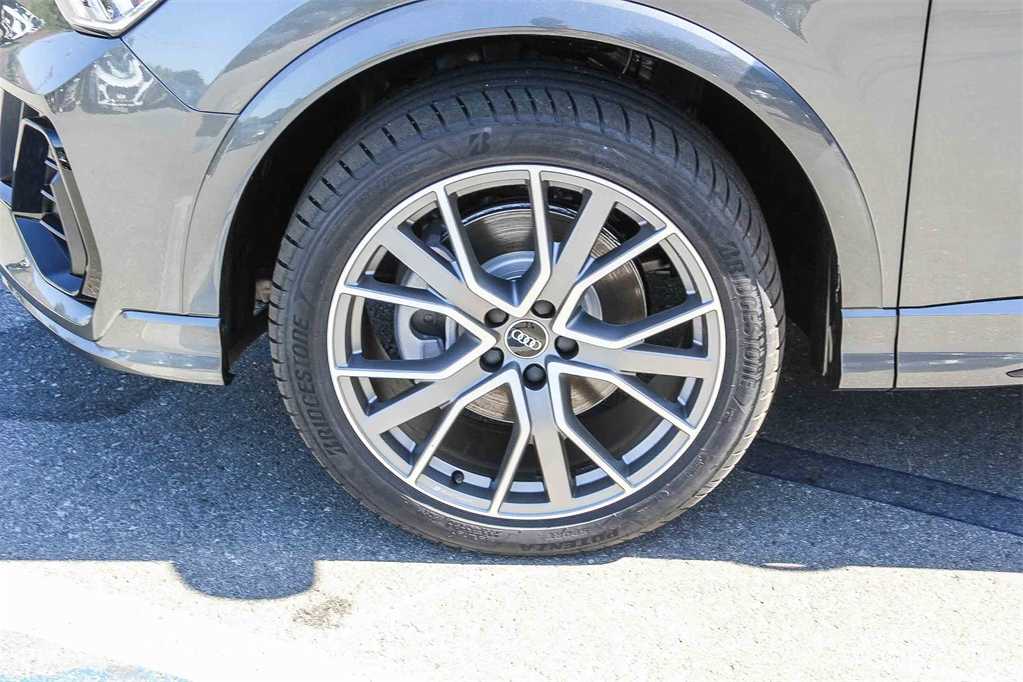 Thumbnail: 2025 Audi Q3 - 9