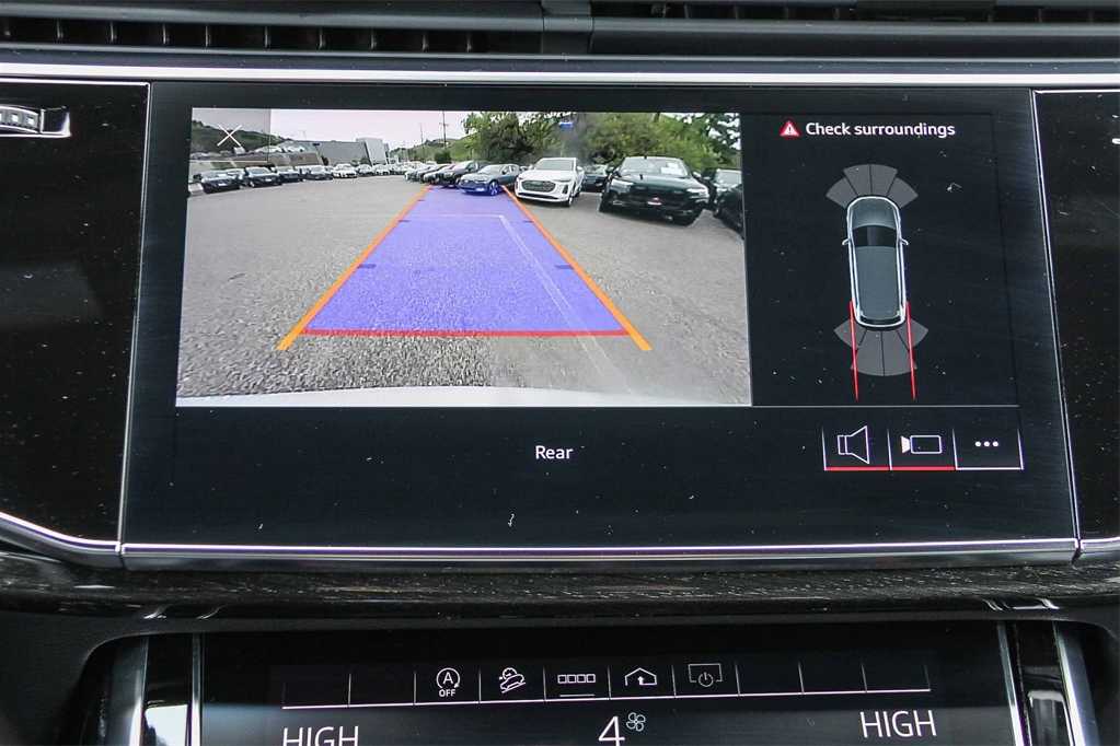 Thumbnail: 2023 Audi Q7 - 23