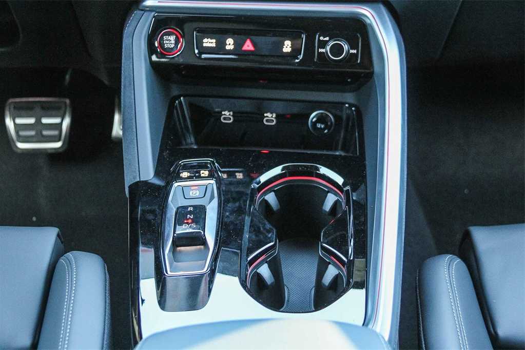 Thumbnail: 2025 Audi SQ5 - 14