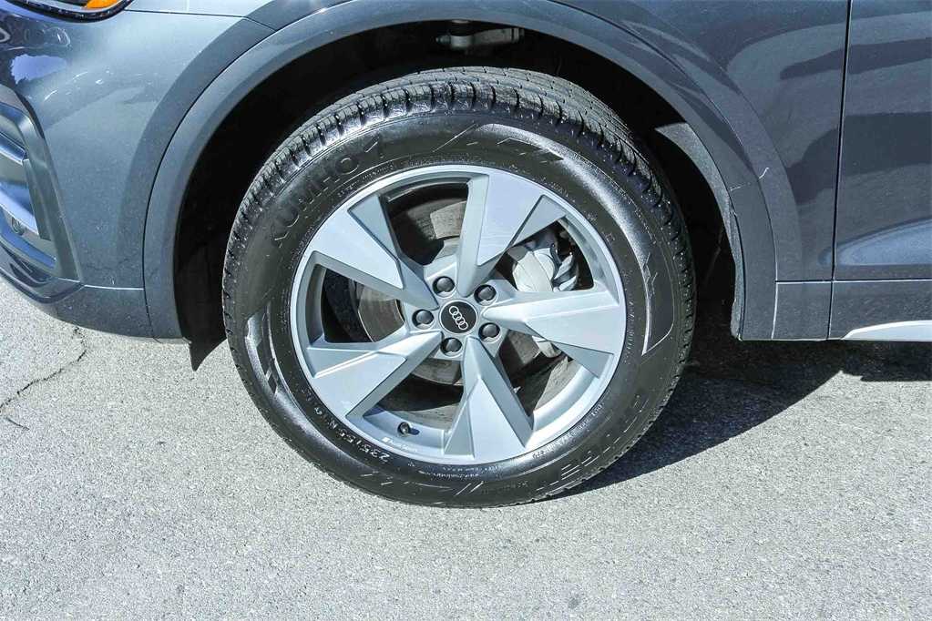 Thumbnail: 2023 Audi Q5 - 9