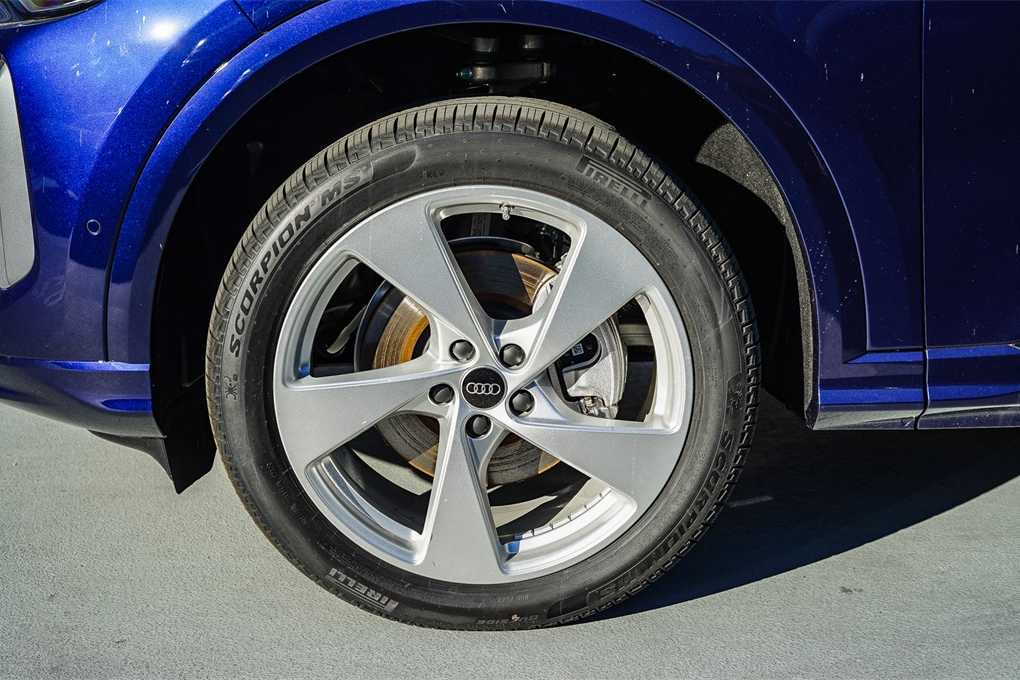 Thumbnail: 2025 Audi Q5 - 8