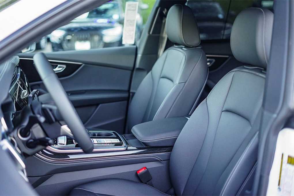 Thumbnail: 2026 Audi Q8 - 18