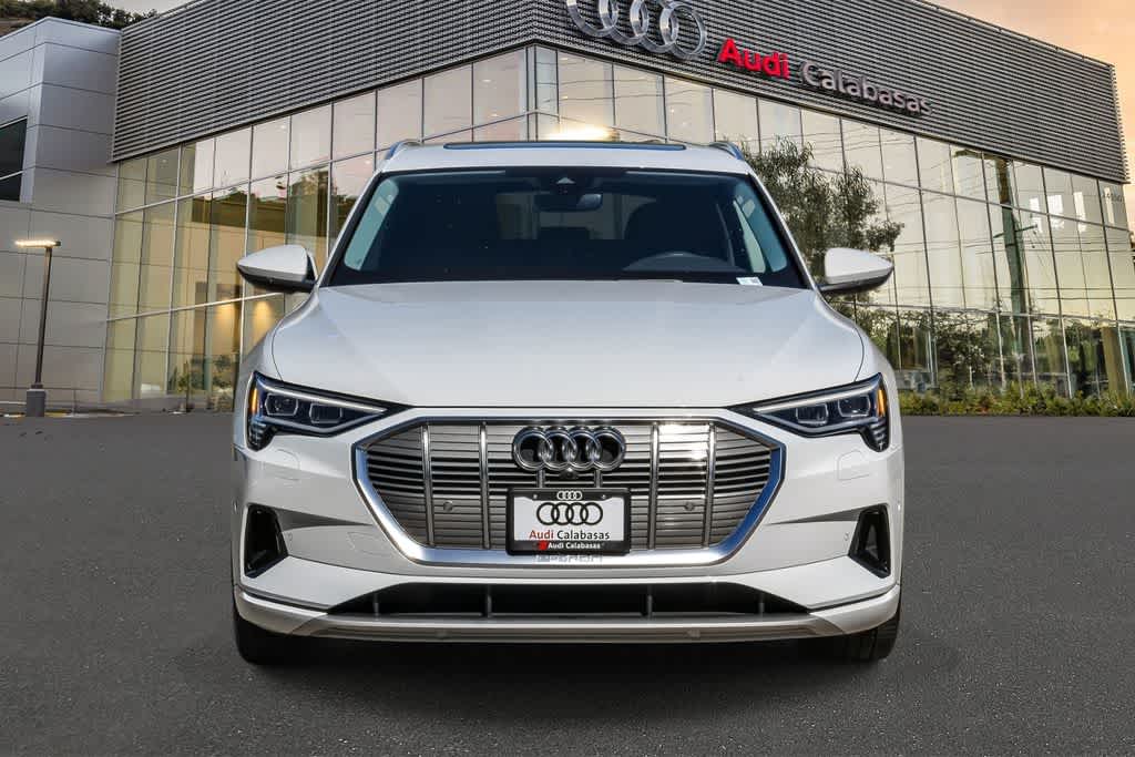 Thumbnail: 2023 Audi e-tron - 6