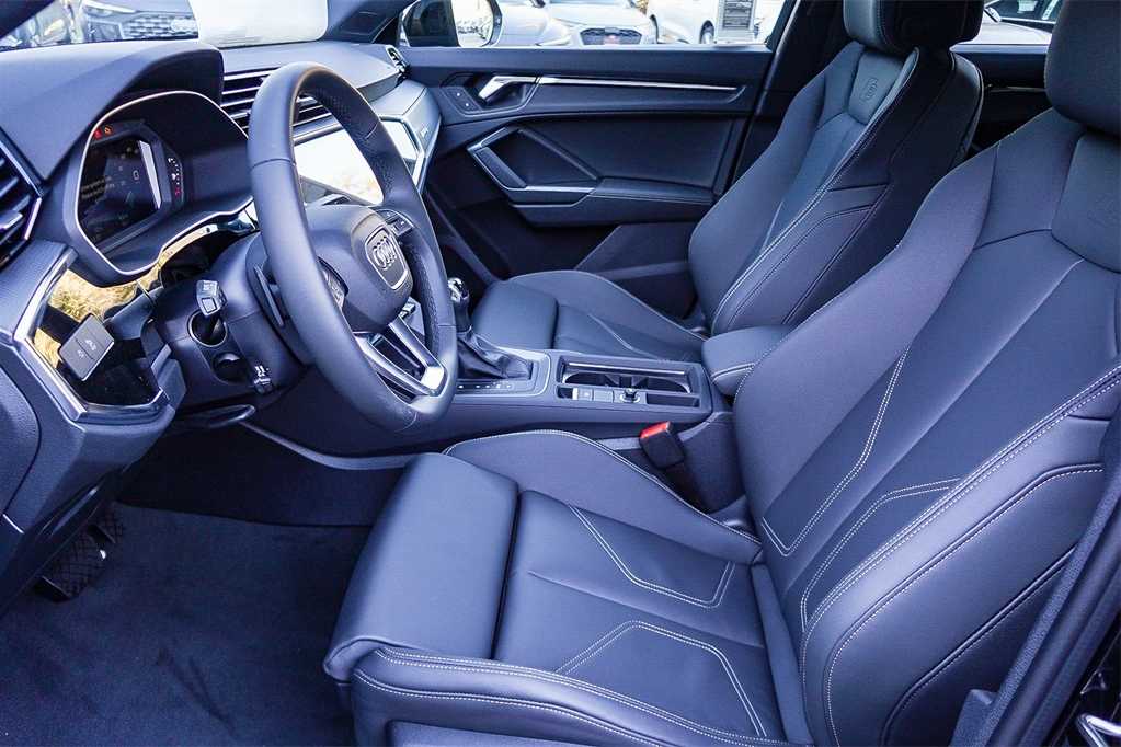 Thumbnail: 2025 Audi Q3 - 20