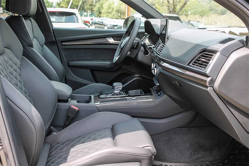 Thumbnail: 2024 Audi SQ5 - 19