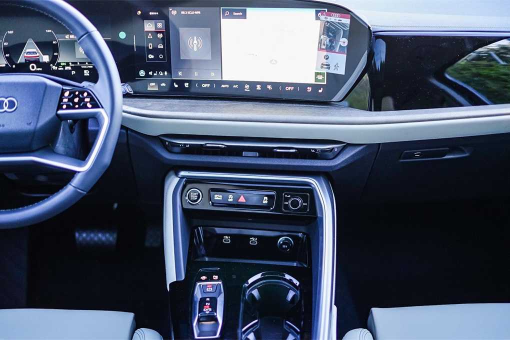 Thumbnail: 2025 Audi Q5 - 13