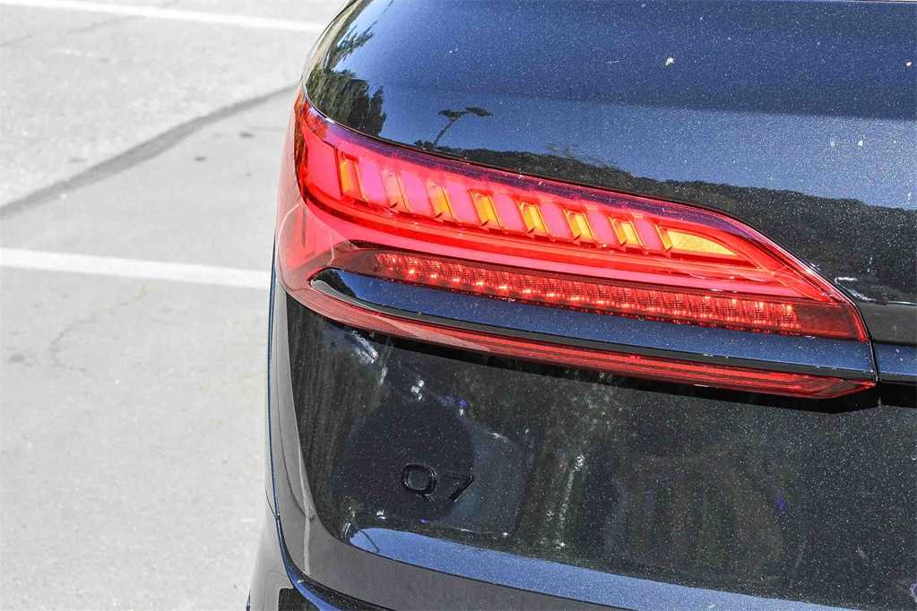 Thumbnail: 2026 Audi Q7 - 11