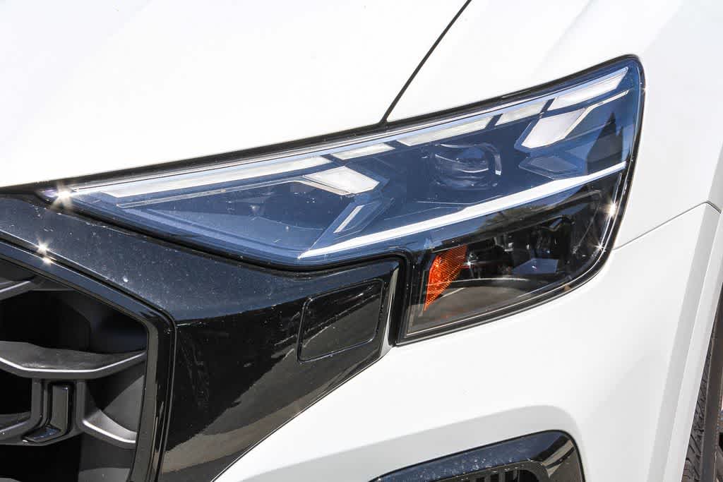 Thumbnail: 2026 Audi Q8 - 7