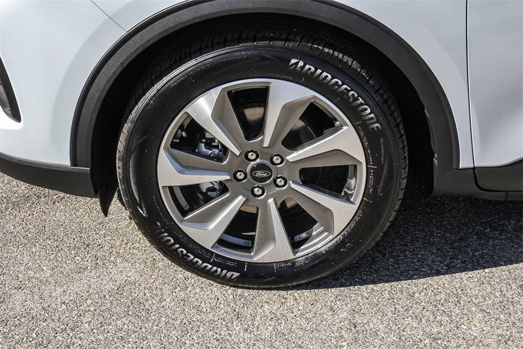 Thumbnail: 2025 Ford Escape - 9