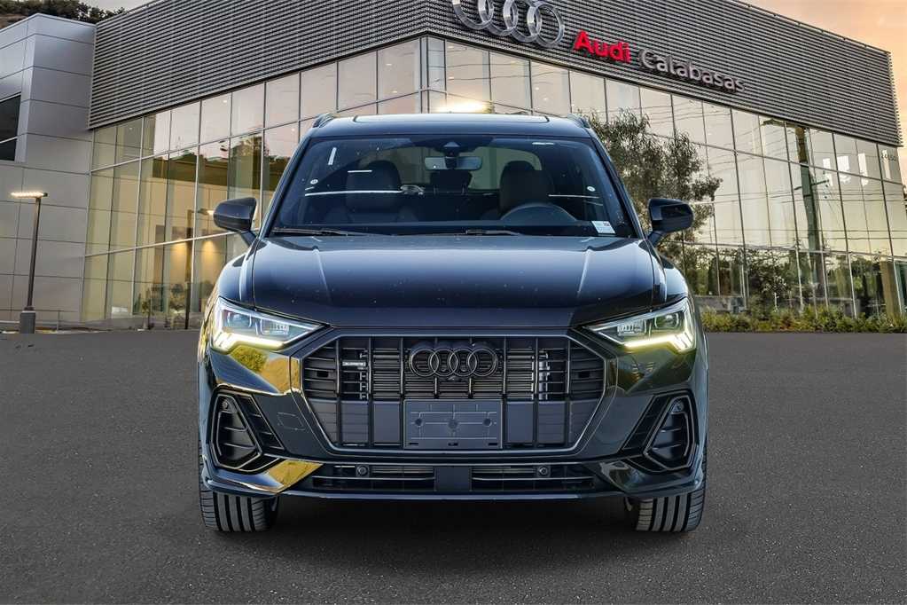 Thumbnail: 2025 Audi Q3 - 2