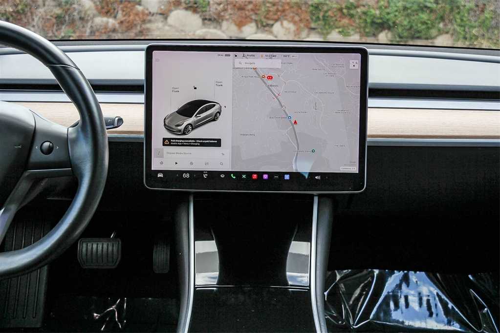 Thumbnail: 2018 Tesla Model 3 - 14