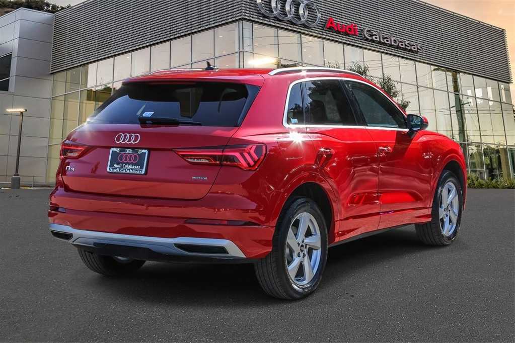 Thumbnail: 2022 Audi Q3 - 4