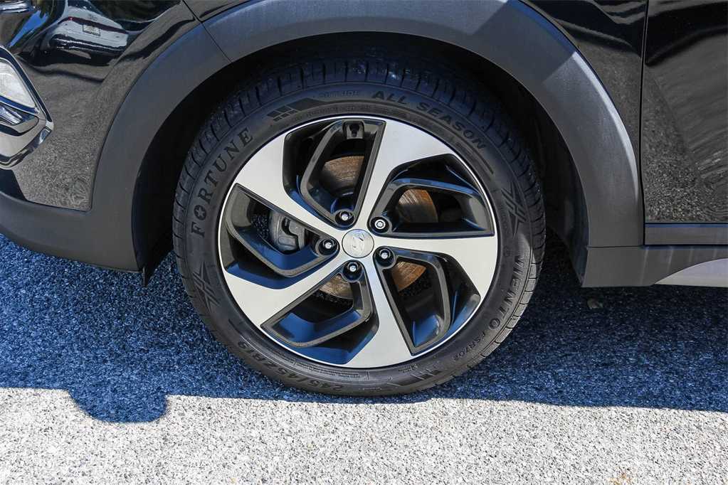 Thumbnail: 2017 Hyundai Tucson - 9