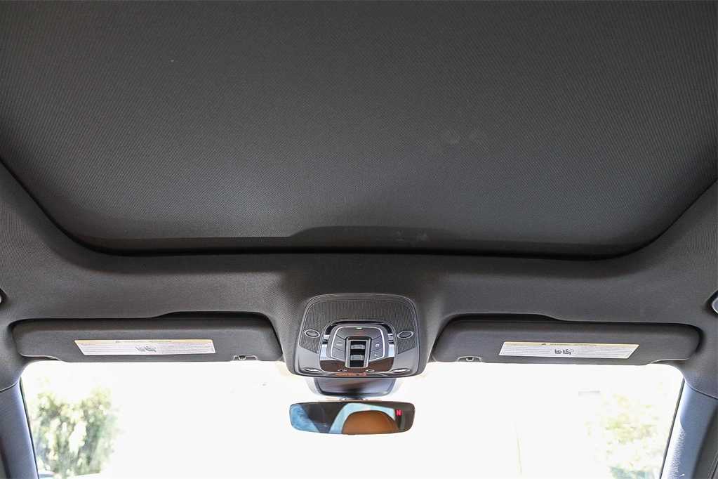 Thumbnail: 2022 Audi RS 6 - 18