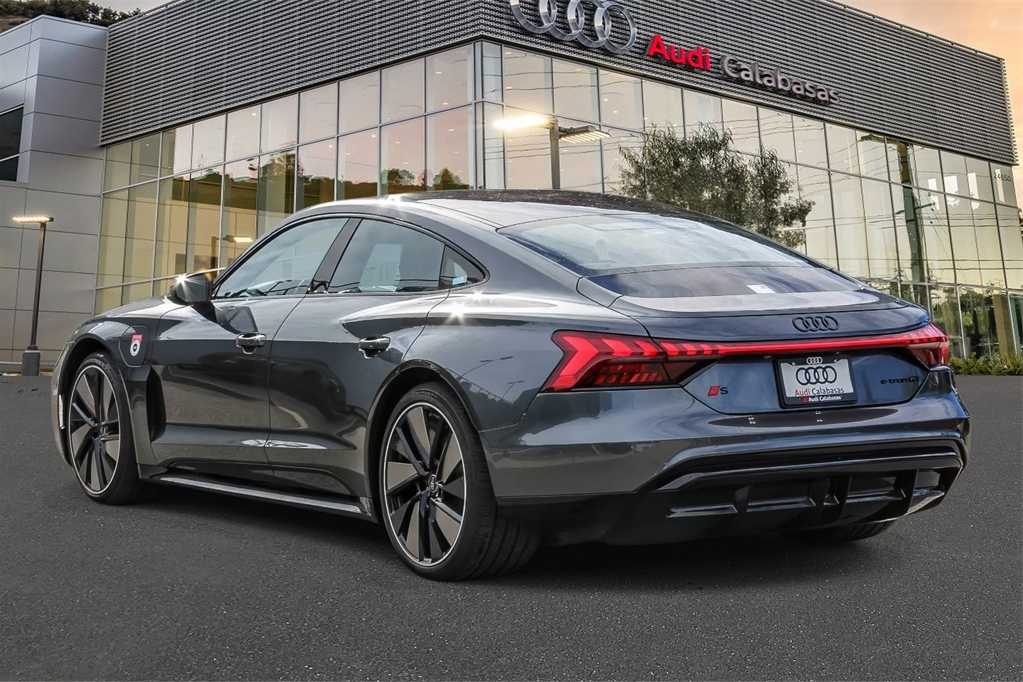 Thumbnail: 2026 Audi e-tron GT - 2