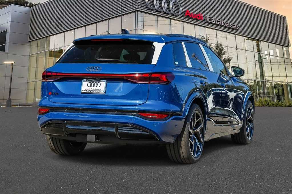 Thumbnail: 2025 Audi SQ6 e-tron - 4