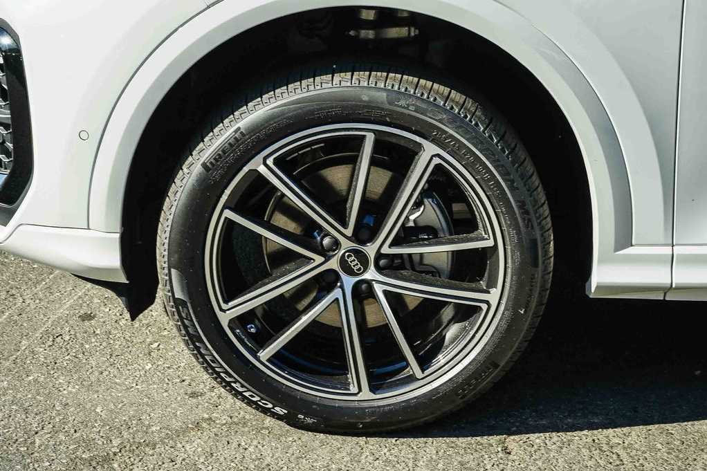 Thumbnail: 2026 Audi Q5 - 9
