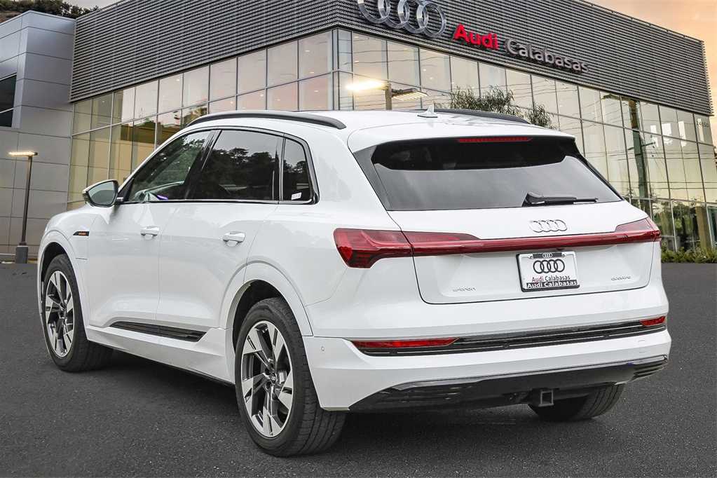 Thumbnail: 2022 Audi e-tron - 6
