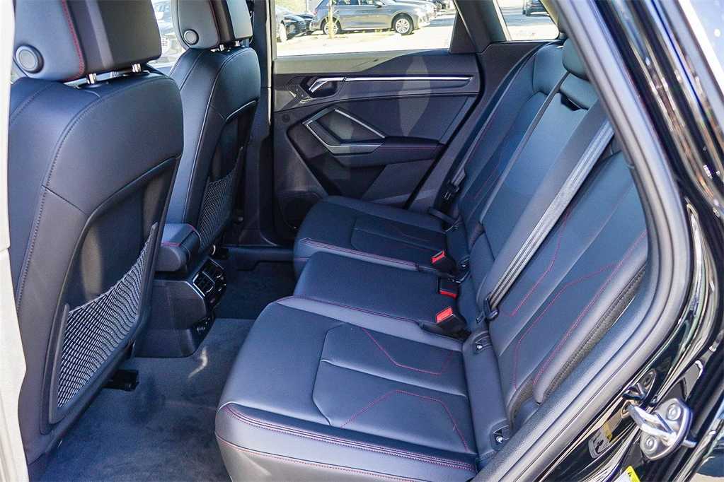 Thumbnail: 2025 Audi Q3 - 21