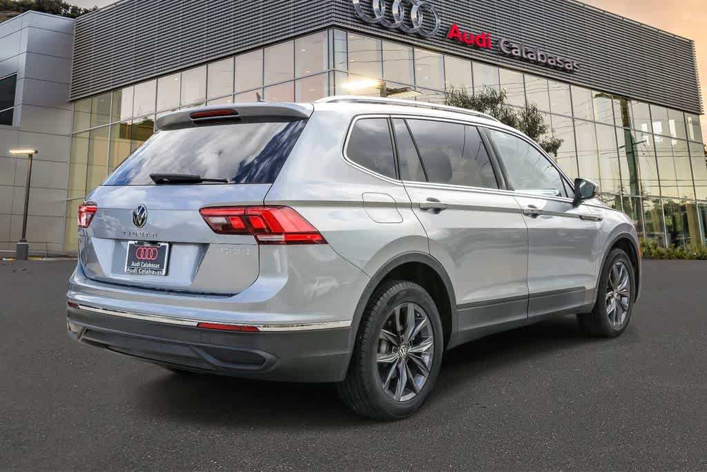 Thumbnail: 2022 Volkswagen Tiguan - 4