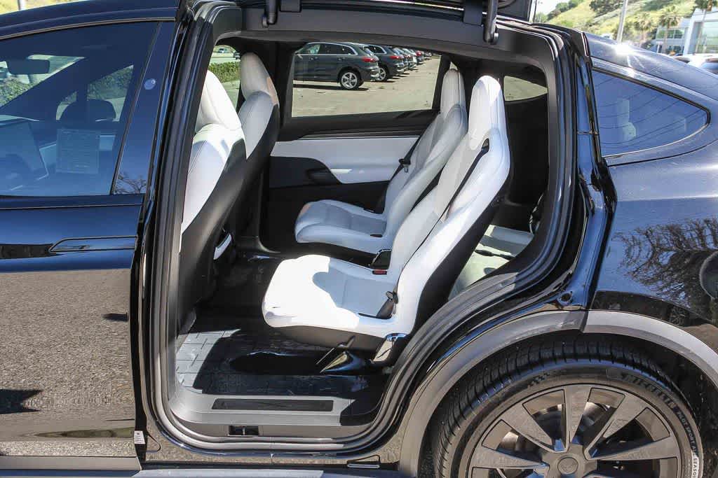 Thumbnail: 2022 Tesla Model X - 17