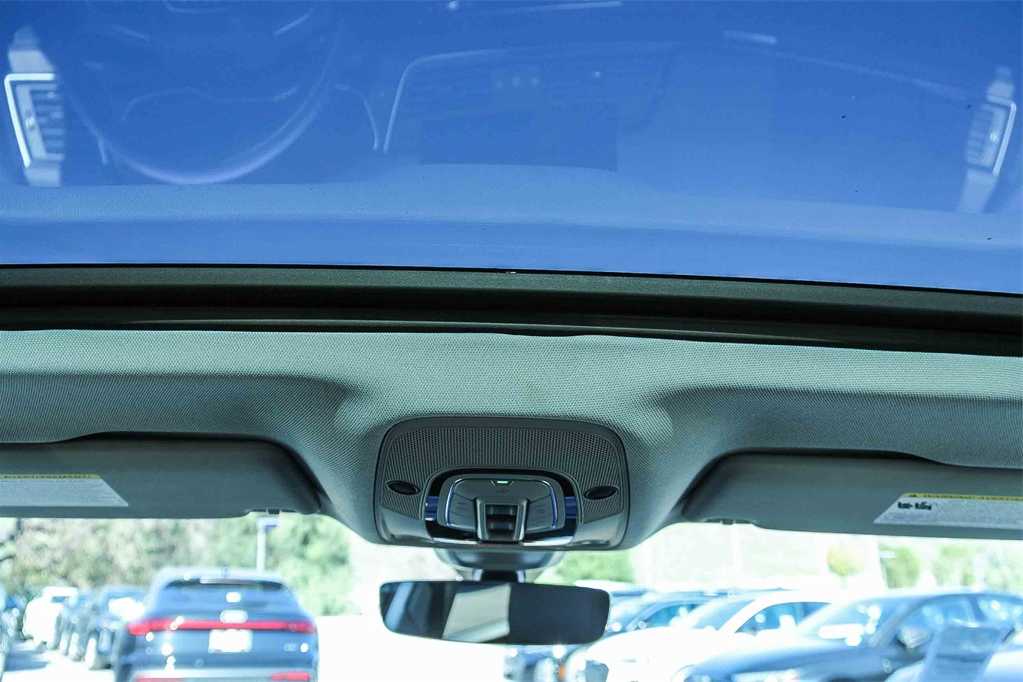 Thumbnail: 2023 Audi Q5 - 12