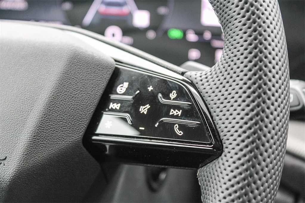 Thumbnail: 2025 Audi SQ5 - 17