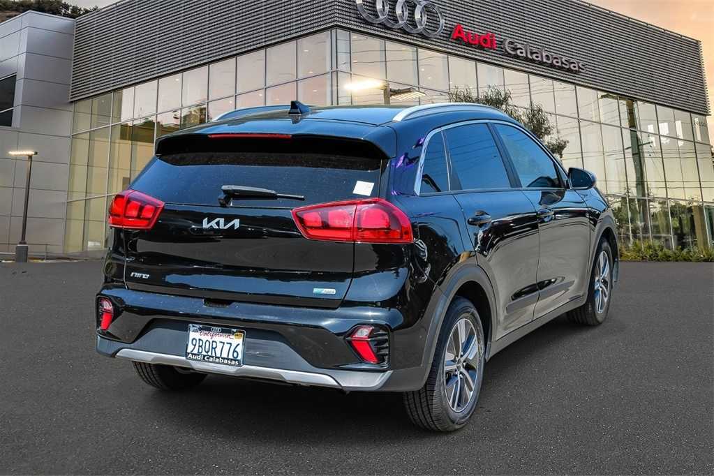 Thumbnail: 2022 Kia Niro - 4