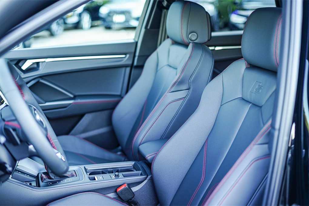 Thumbnail: 2025 Audi Q3 - 17