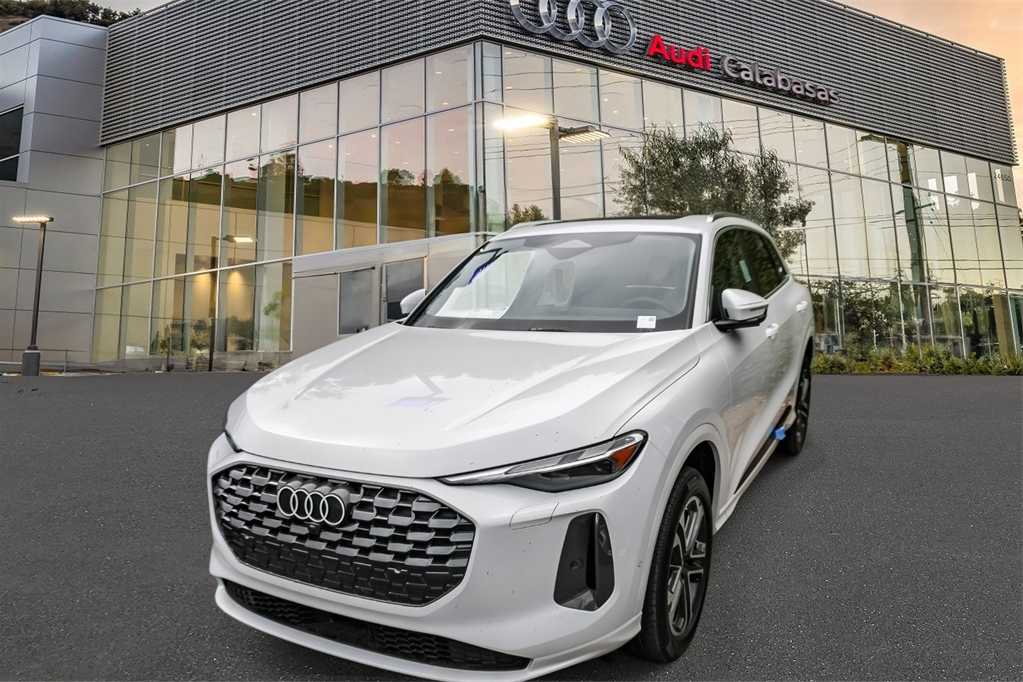 Thumbnail: 2025 Audi Q5 - 1