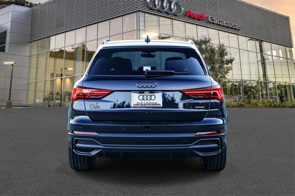 Thumbnail: 2025 Audi Q3 - 3