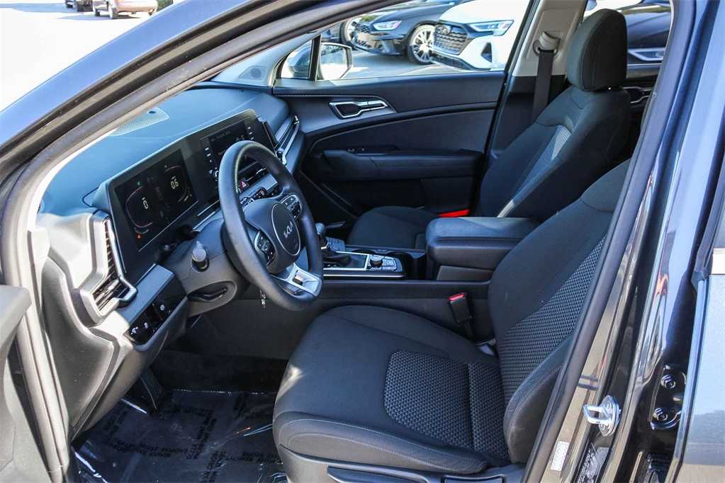 Thumbnail: 2023 Kia Sportage - 18