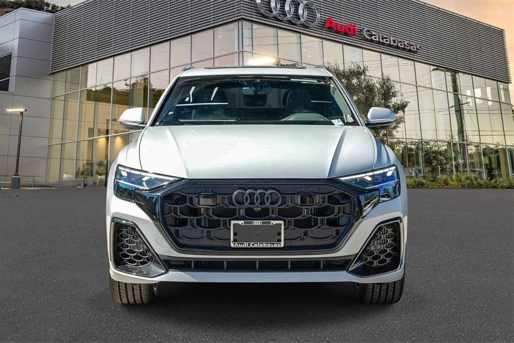Thumbnail: 2025 Audi Q8 - 2